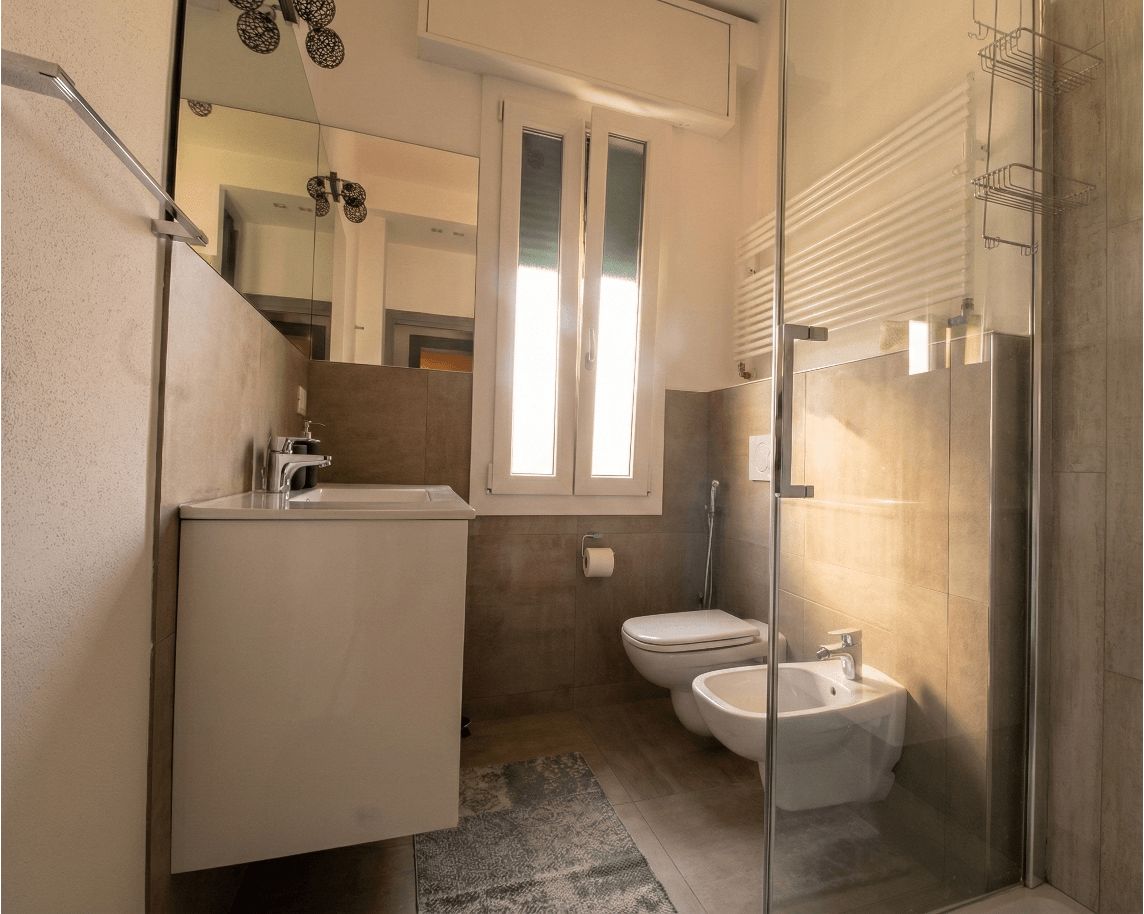 Apartment 01 Main Bathroom