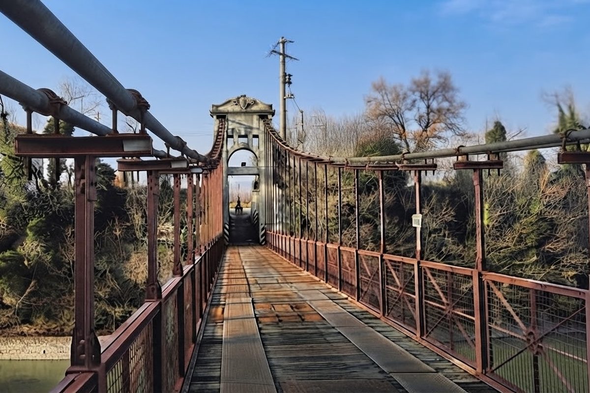 Ponte di Vizzano, a suspension bridge near Borgo 19